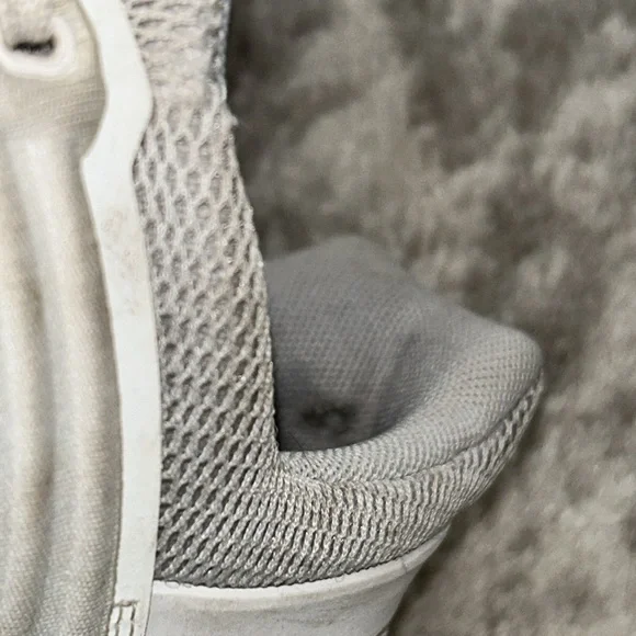 Gray and white On running shoes. - Picture 13 of 14